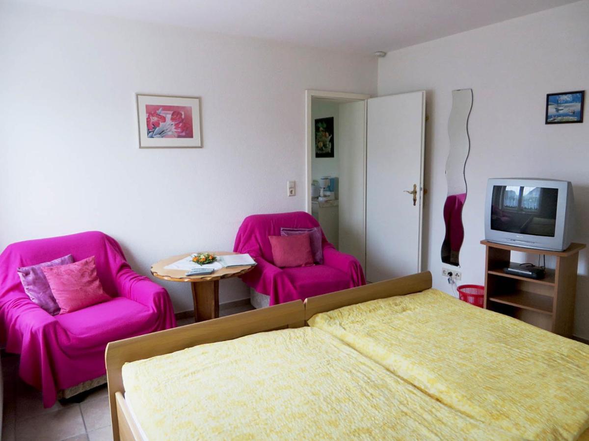 Ferienwohnungen "Marie" Mit Terrassen, Inclusive Park- Und Stellplaetze Am Haus, Mueritz-Strand Nur 700M, Altstadt 10Min, Ruhige Lage, Waren  Esterno foto