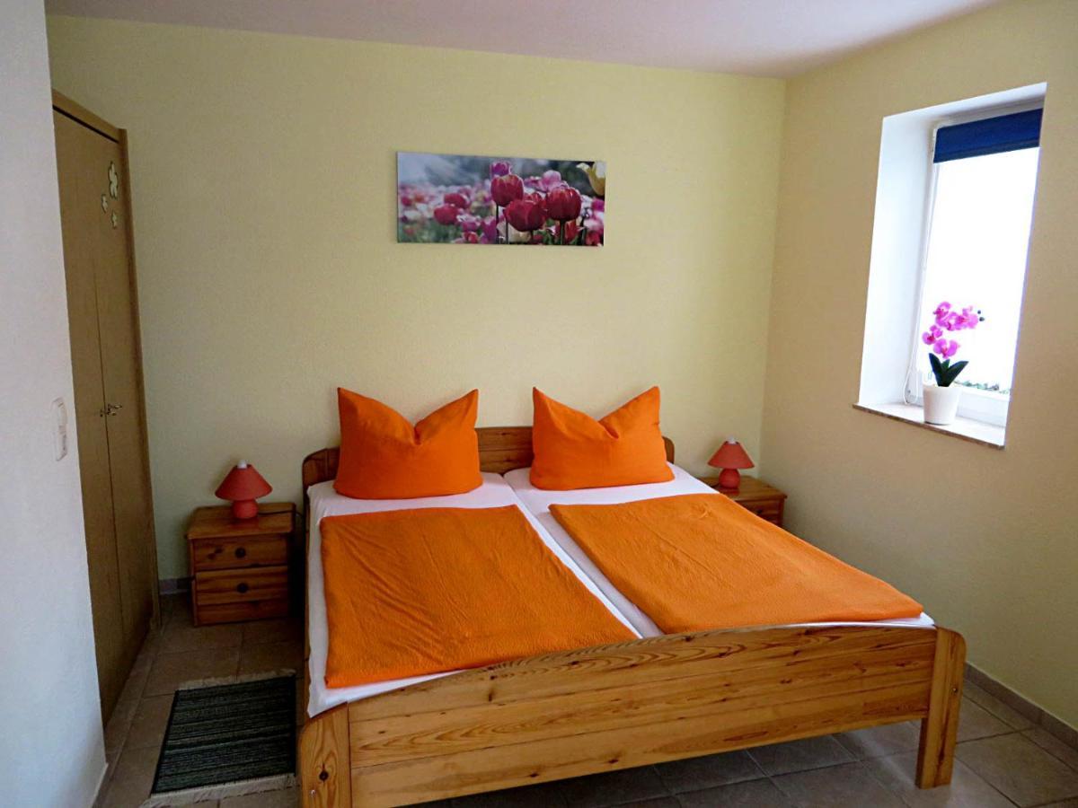 Ferienwohnungen "Marie" Mit Terrassen, Inclusive Park- Und Stellplaetze Am Haus, Mueritz-Strand Nur 700M, Altstadt 10Min, Ruhige Lage, Waren  Esterno foto