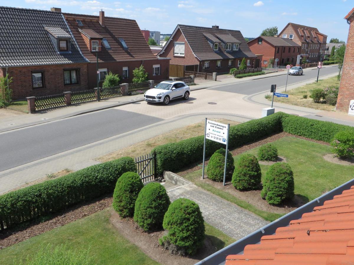 Ferienwohnungen "Marie" Mit Terrassen, Inclusive Park- Und Stellplaetze Am Haus, Mueritz-Strand Nur 700M, Altstadt 10Min, Ruhige Lage, Waren  Esterno foto