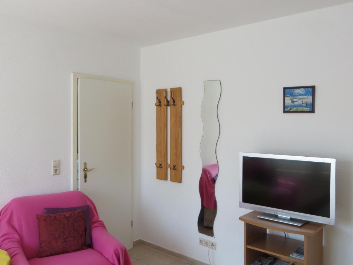 Ferienwohnungen "Marie" Mit Terrassen, Inclusive Park- Und Stellplaetze Am Haus, Mueritz-Strand Nur 700M, Altstadt 10Min, Ruhige Lage, Waren  Esterno foto
