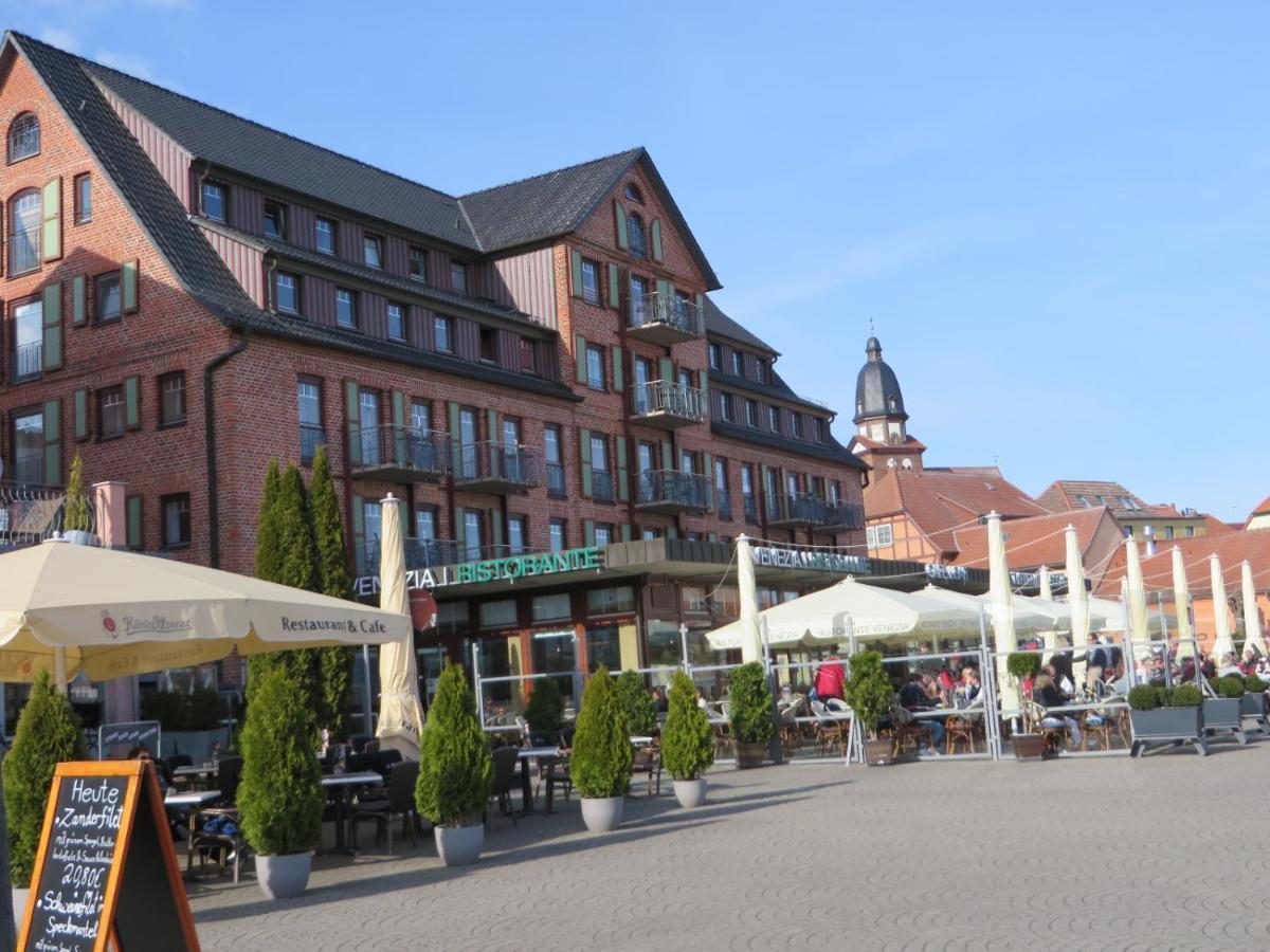Ferienwohnungen "Marie" Mit Terrassen, Inclusive Park- Und Stellplaetze Am Haus, Mueritz-Strand Nur 700M, Altstadt 10Min, Ruhige Lage, Waren  Esterno foto
