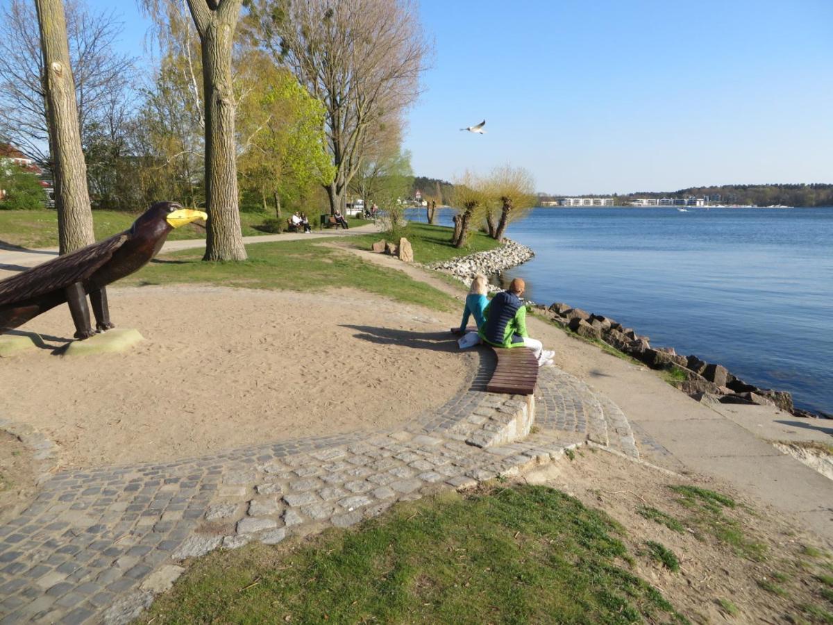 Ferienwohnungen "Marie" Mit Terrassen, Inclusive Park- Und Stellplaetze Am Haus, Mueritz-Strand Nur 700M, Altstadt 10Min, Ruhige Lage, Waren  Esterno foto