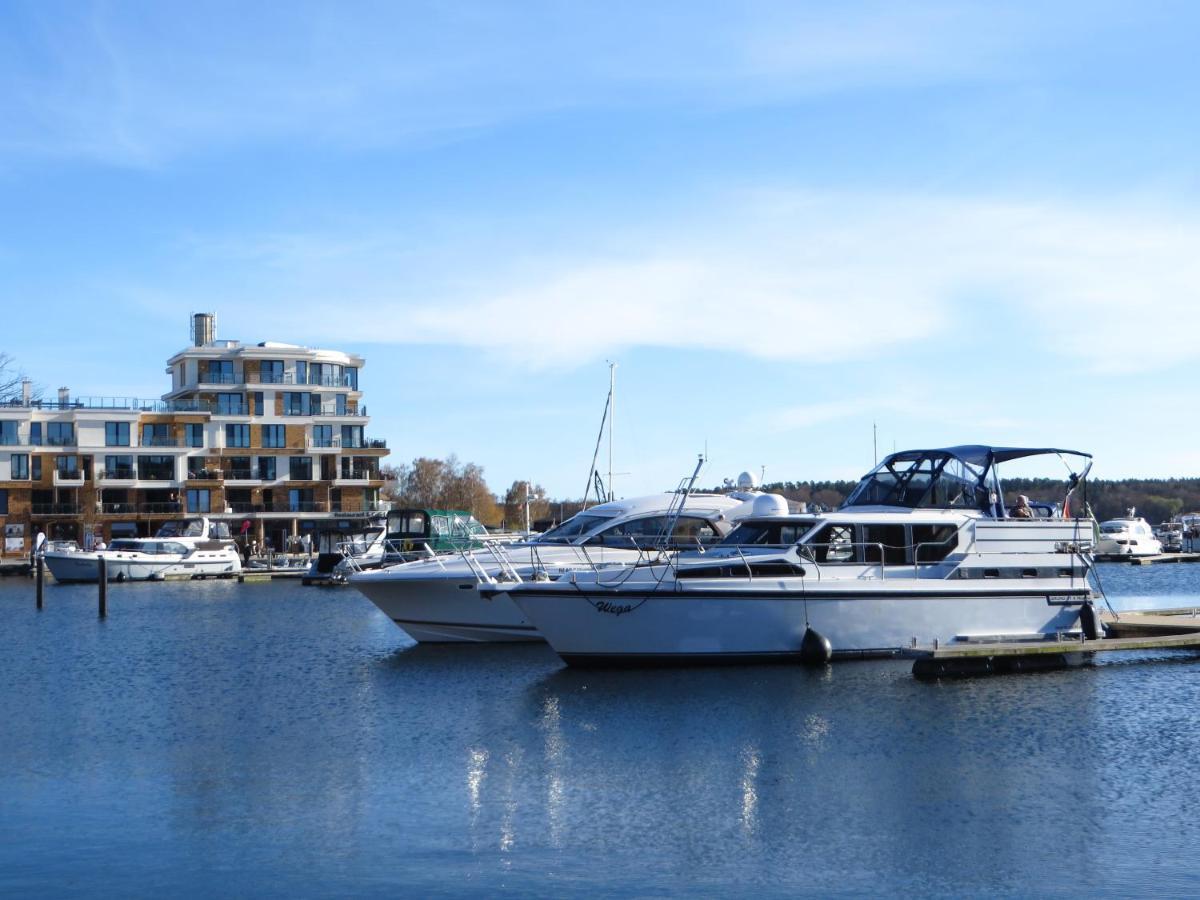Ferienwohnungen "Marie" Mit Terrassen, Inclusive Park- Und Stellplaetze Am Haus, Mueritz-Strand Nur 700M, Altstadt 10Min, Ruhige Lage, Waren  Esterno foto
